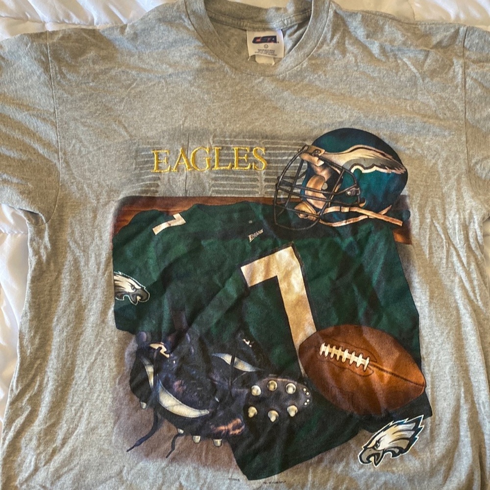 Eagles NFL   Size L Tshirt